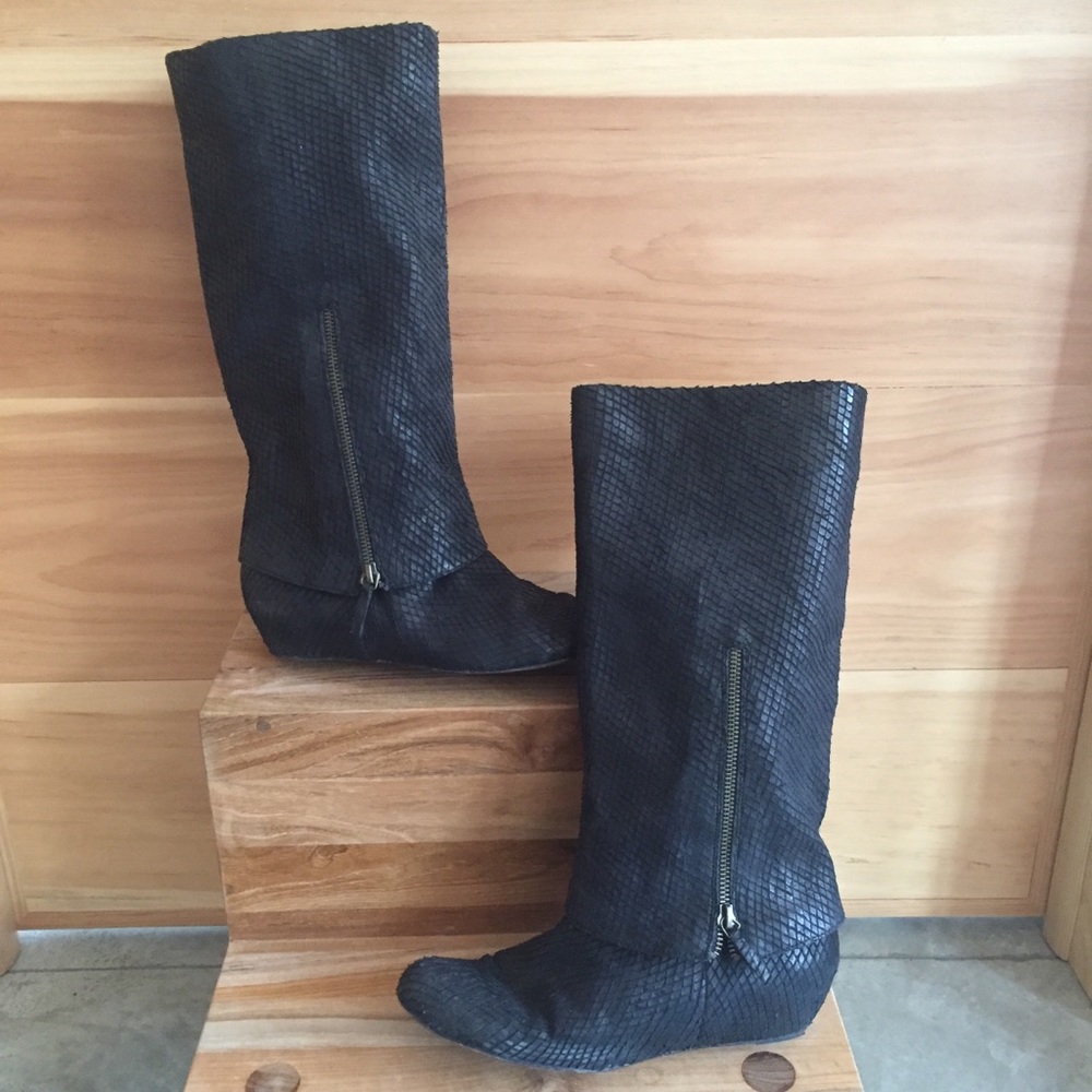 Elizabeth and James python boot